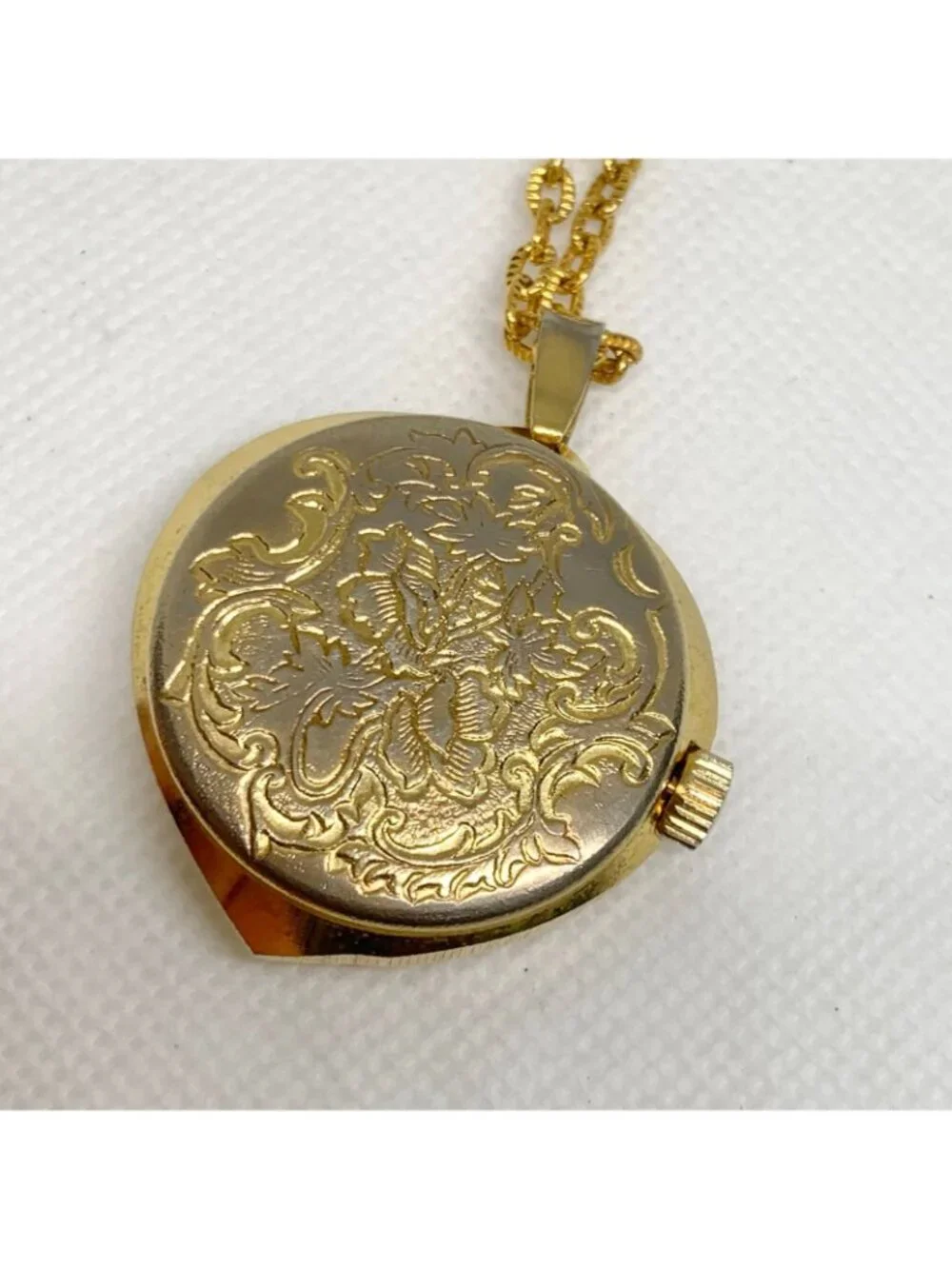 Vintage Joyas antimagnetic mechanical heart shaped pendant pocket watch works